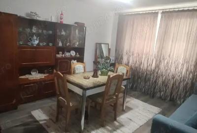 Apartament cu 4 camere de vanzare - 1