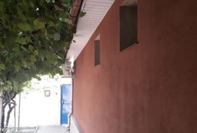 Casa in centru, la aprox. 2 km de plaja salbatica Corbu - 3