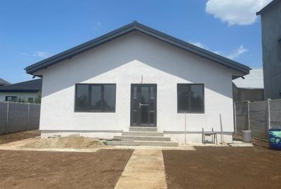 Casă cu 4 camere cu Canalizare în Central - 9