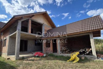 Casă cu 5 camere cu Teren 4334 Mp în Runcu - 7