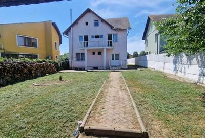 Casă cu 8 camere cu Teren 750 Mp în Cetate - 9