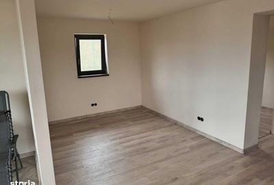 Casă cu 2 camere cu Teren 50 Mp în Central - 2