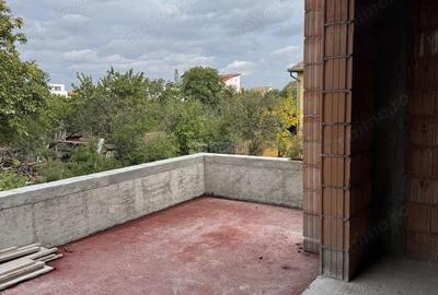 Casă cu 5 camere cu Teren 400 Mp în Mehala