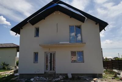 Casă cu 4 camere în Popas Păcurari