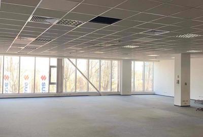 Spațiu comercial, de 23,000 mp, în Nord - 11