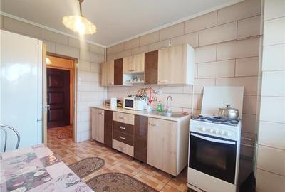Apartament decomandat la et.2/10, vedere panoramica pe parcul TEI - 21
