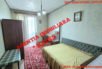 Apartament cu 3 camere semidecomandat în Trivale