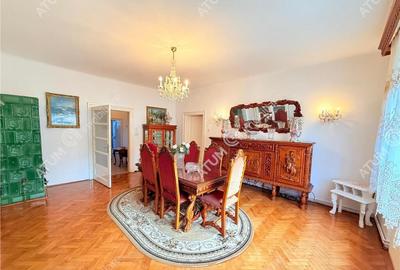 Apartament cu 4 camere la casa cu garaj terasa si curte zona - 2