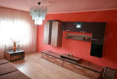 Apartament cu 3 camere utilat, situat in apropierea pie?ei Decebal.