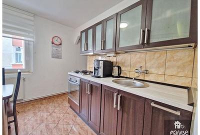 Apartament 3 camere de inchiriat, zona Astra - 12