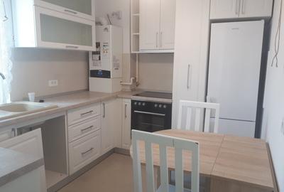 Apartament cu 2 camere semidecomandat în Tractorul