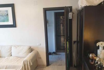 Apartament cu 2 camere semidecomandat în Tei