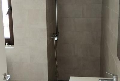 Casă cu 4 camere cu Teren 477 Mp în Central - 2