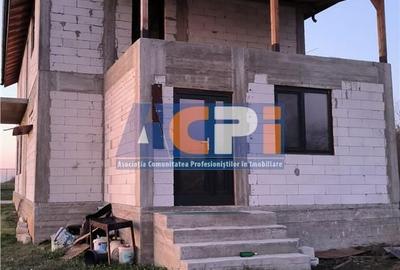 Casă cu 4 camere în Comana - 1