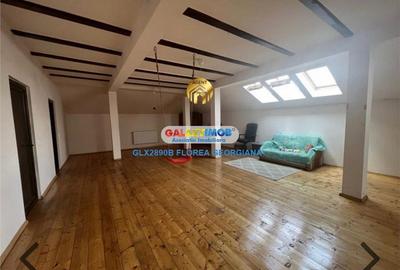 Casă cu 8 camere cu Garaj în Odăi - 26