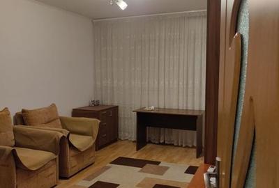 Garsonieră decomandată, mobilată în Baba Novac