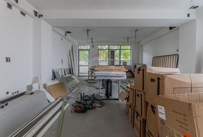 Cladire de 902 mp utili de vanzare, zona Grivitei - DN 13, COMISION 0 - 29