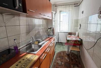 Apartament cu 3 camere semidecomandat, mobilat în Craiovița Nouă - 4