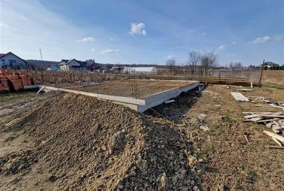 Teren intravilan de 400 mp, în 9 Mai - 3