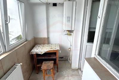 Apartament cu 2 camere decomandat în Micro 20 - 3