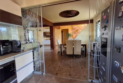 Vila exclusivista, zona Plopii fara Sot, garaj crama finisare si utilare de top - 20
