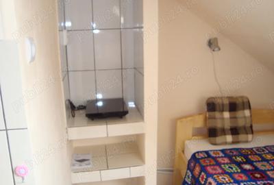 Dau in chirie o camera si baie la casa in mansarda pentru o persoana Dau in chirie o camera si baie la casa in mansarda pentru o persoana - 2