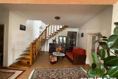 Casa cu 240 mp 8 camere cu teren 11 ari in Corunca - 1