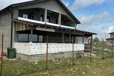 Casă cu Teren 666 Mp în Mereni - 1