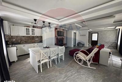 Casă cu 6 camere cu Teren 7661 Mp în Măneciu - 11