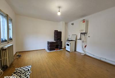 Casă cu 4 camere cu Teren 999 Mp în Crângului - 16