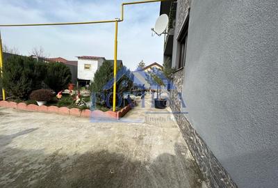 Casă individuală cu 5 camere cu Canalizare în Central