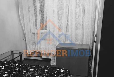 Apartament cu 3 camere decomandat în Rahova - 2