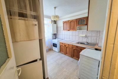 Apartament cu 2 camere decomandat în Eremia
