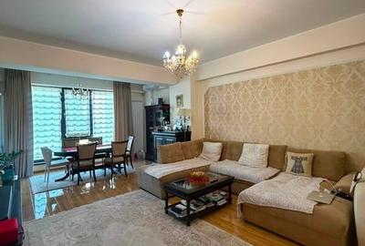 Apartament cu 3 camere decomandat în Universitate