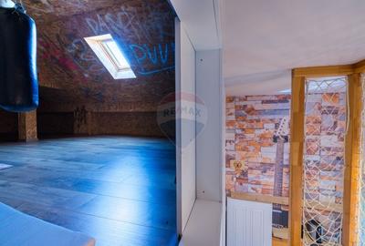 Casă cu 4 camere cu Teren 500 Mp în Noua - 33