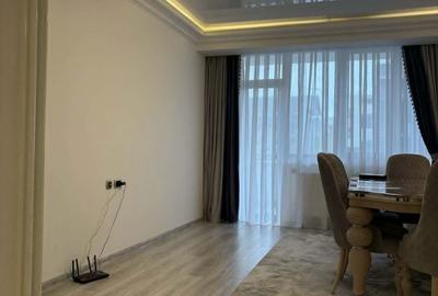 Apartament cu 3 camere în Tractorul - 2