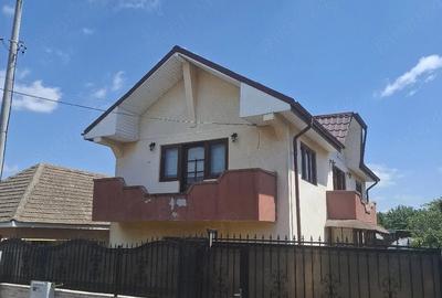 Casă cu 2 camere cu Teren 380 Mp în Romanești - 1