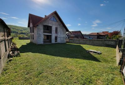 Casă cu 4 camere în Drăganu - 6