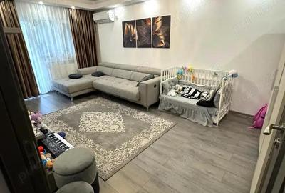 Apartament recent renovat, 3 camere decomandate, etaj 2 din 4, Piata Centrala