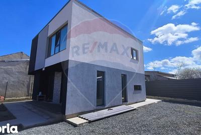 Casă cu 4 camere cu Teren 321 Mp în Port