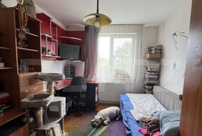 Apartament de vanzare, cu 3 camere decomandat, 61 mp, zona P - 9