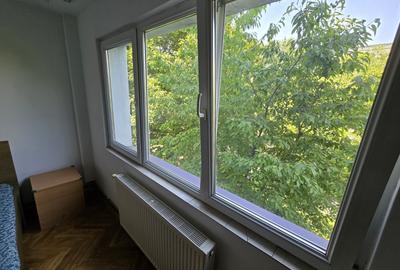 Apartament cu 2 camere, etaj 2/4, zona Podul de Piatra - 3