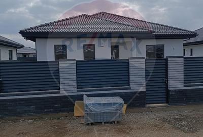Casă cu 4 camere cu Teren 500 Mp în Tărlungeni