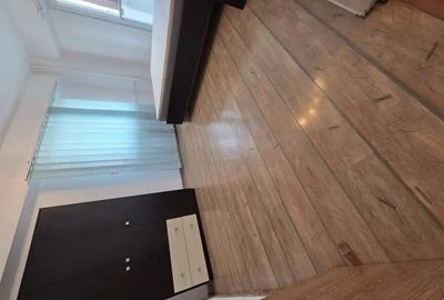 Apartament cu 3 camere decomandat în Victoriei - 8