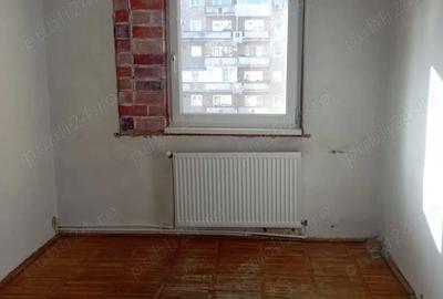 Apartament cu 3 camere decomandat în Decebal