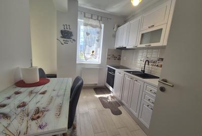 Apartament cu 2 camere decomandat, mobilat în Tractorul - 14