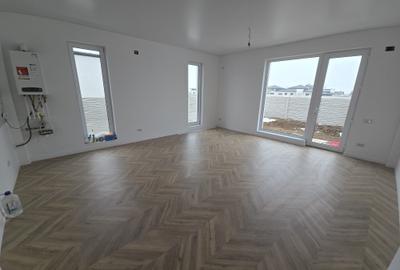 Casă cu 3 camere cu Teren 371 Mp în Berceni - 2