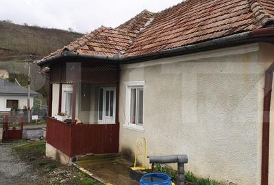 Casa individuala de vanzare, 3 camere, 100 mp, in zona linistita, Corusu - 2