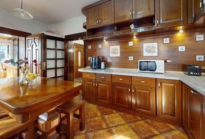 Casă cu 5 camere cu Teren 400 Mp în Tractorul - 22