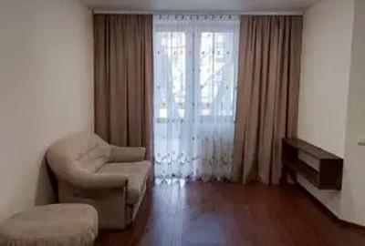 Apartament cu 2 camere decomandat în Florilor